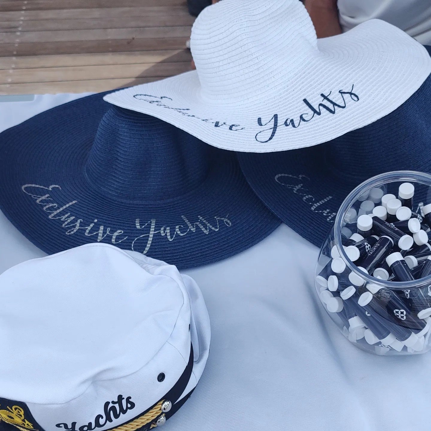 393121273_206728399103466_6858225586275037881_n Exclusive yachts - Naples Docktail Party 2023