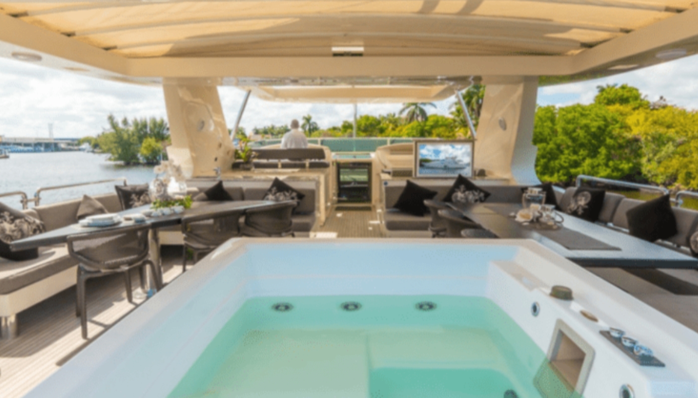 Exclusive Yachts - 105' Azimut Flybridge