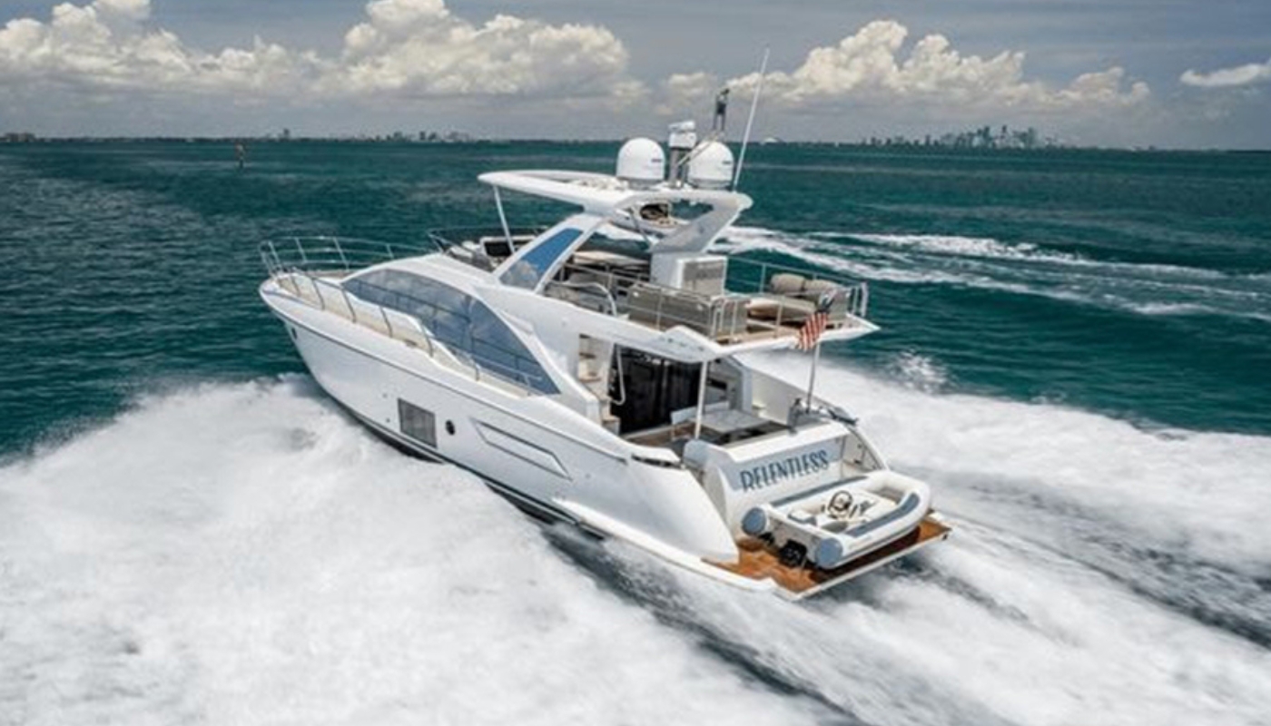 Exclusive Yachts - 50' Azimut Flybridge relentless