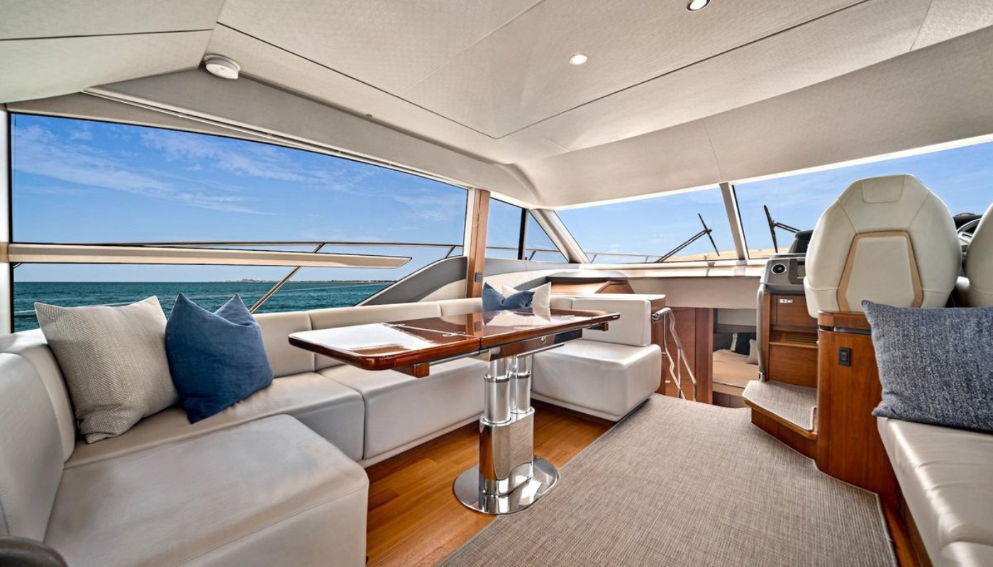 Exclusive Yachts - 55' Princess - Mine Escape