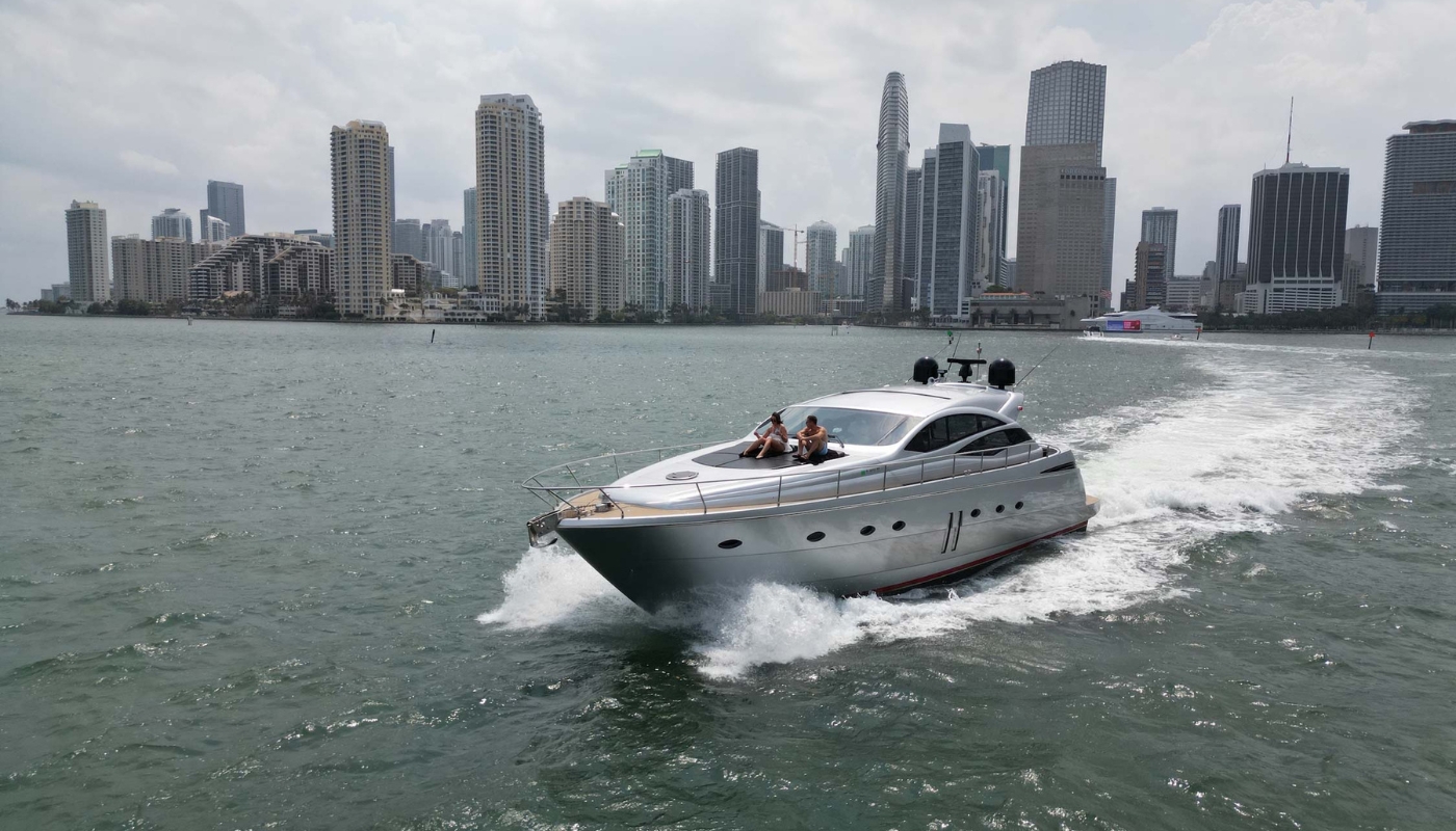 Exclusive Yachts - 62' Pershing - Bluewater II
