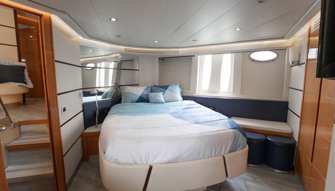 Exclusive Yachts - 62' Pershing - Bluewater II
