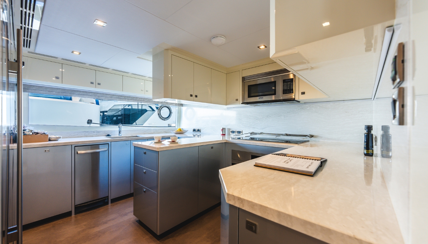 Exclusive Yachts - 98' Ocean Alexander interior