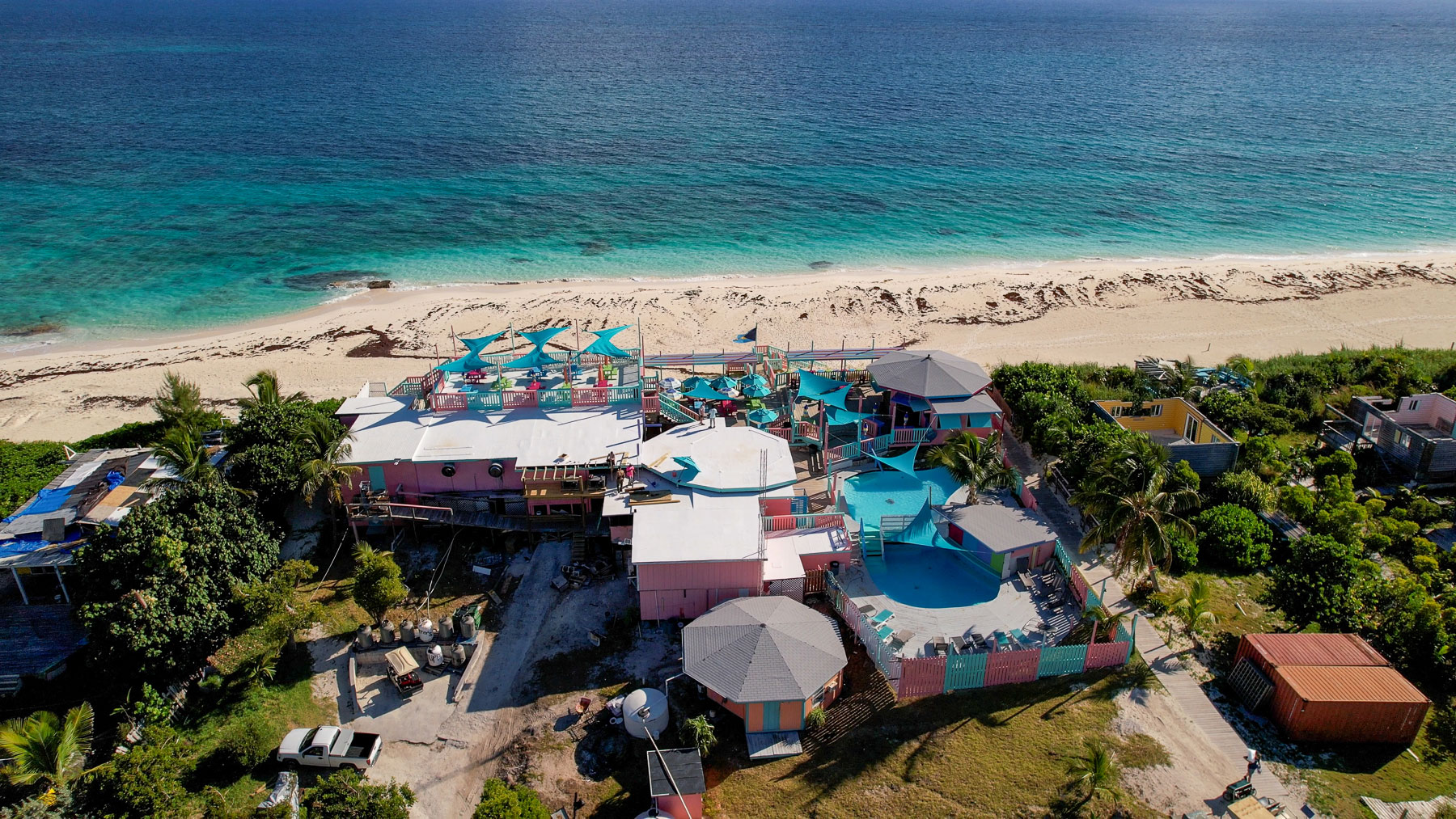 Nippers Beach Bar- Abacos- Exclusive Yachts